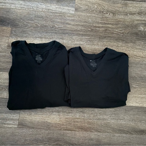 2 Men's Bench Black V-Neck Shirts XL - Picture 1 of 4